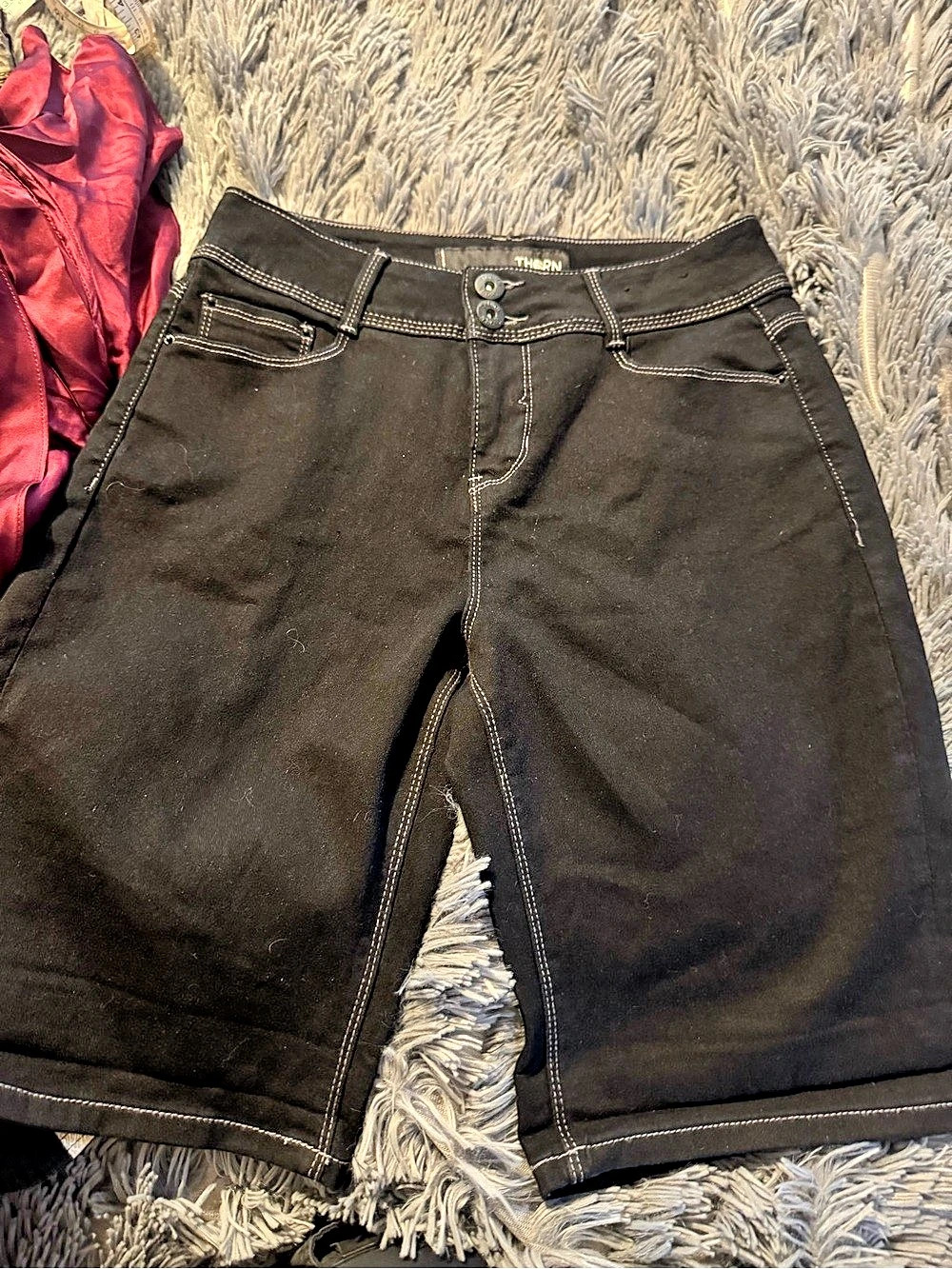 Size 8 Thorn Women's Black Bermuda Shorts